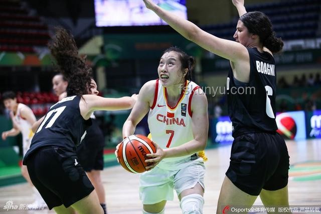 中国女篮67分大胜波黑，双杀对手彰显实力